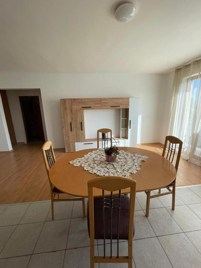 2Br Cosy Apart Satu Mare Exterior foto
