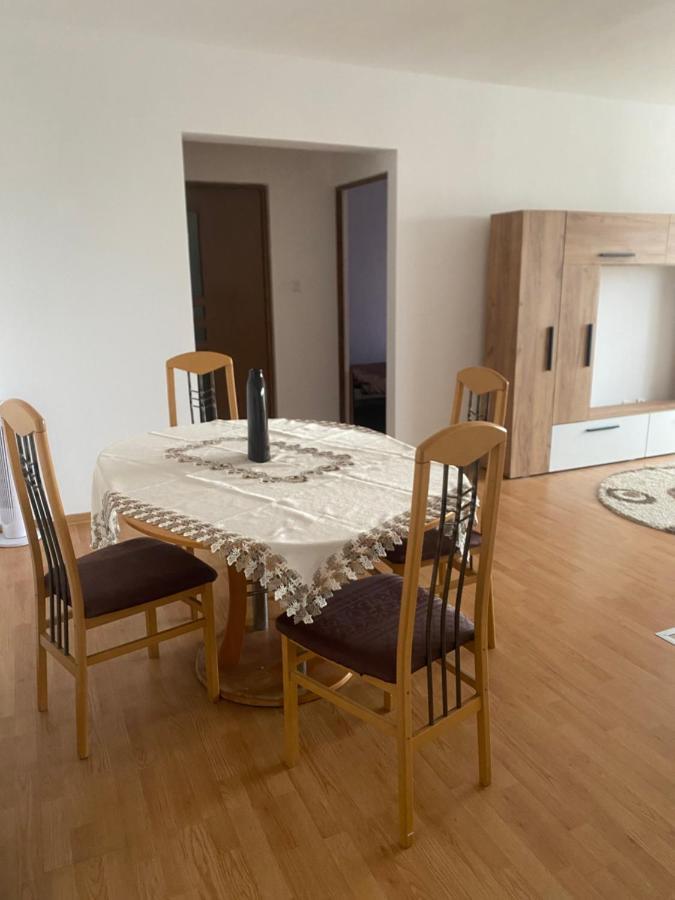 2Br Cosy Apart Satu Mare Exterior foto